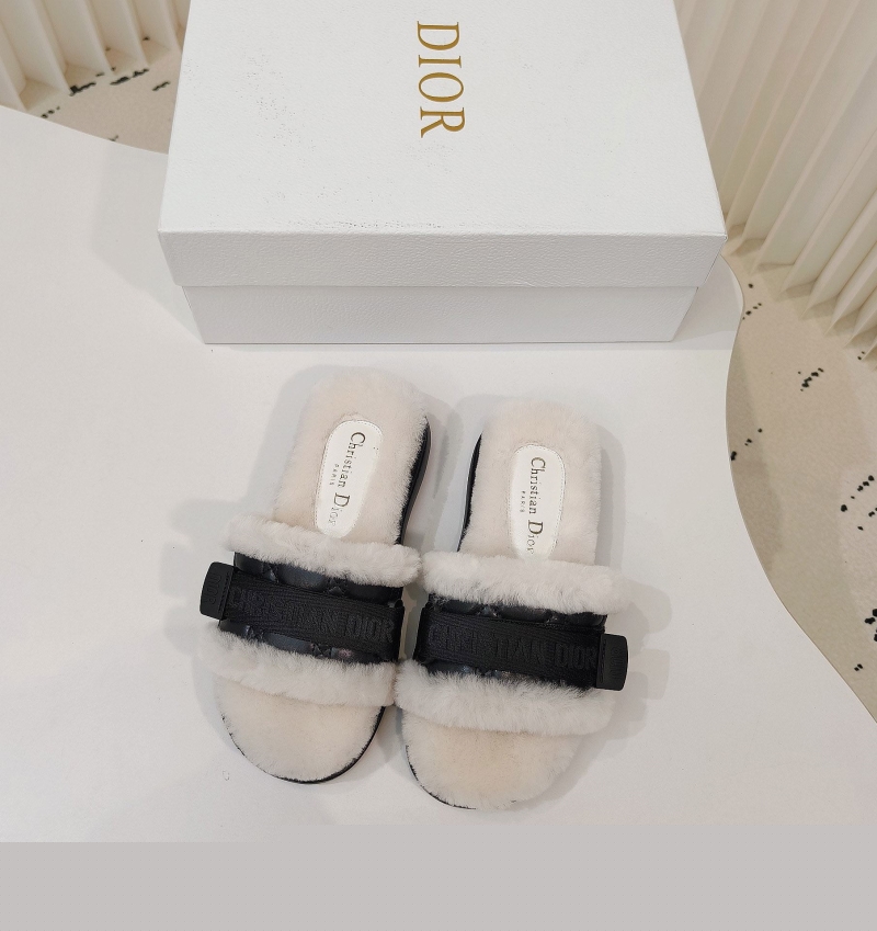 ch**an D*or slippers